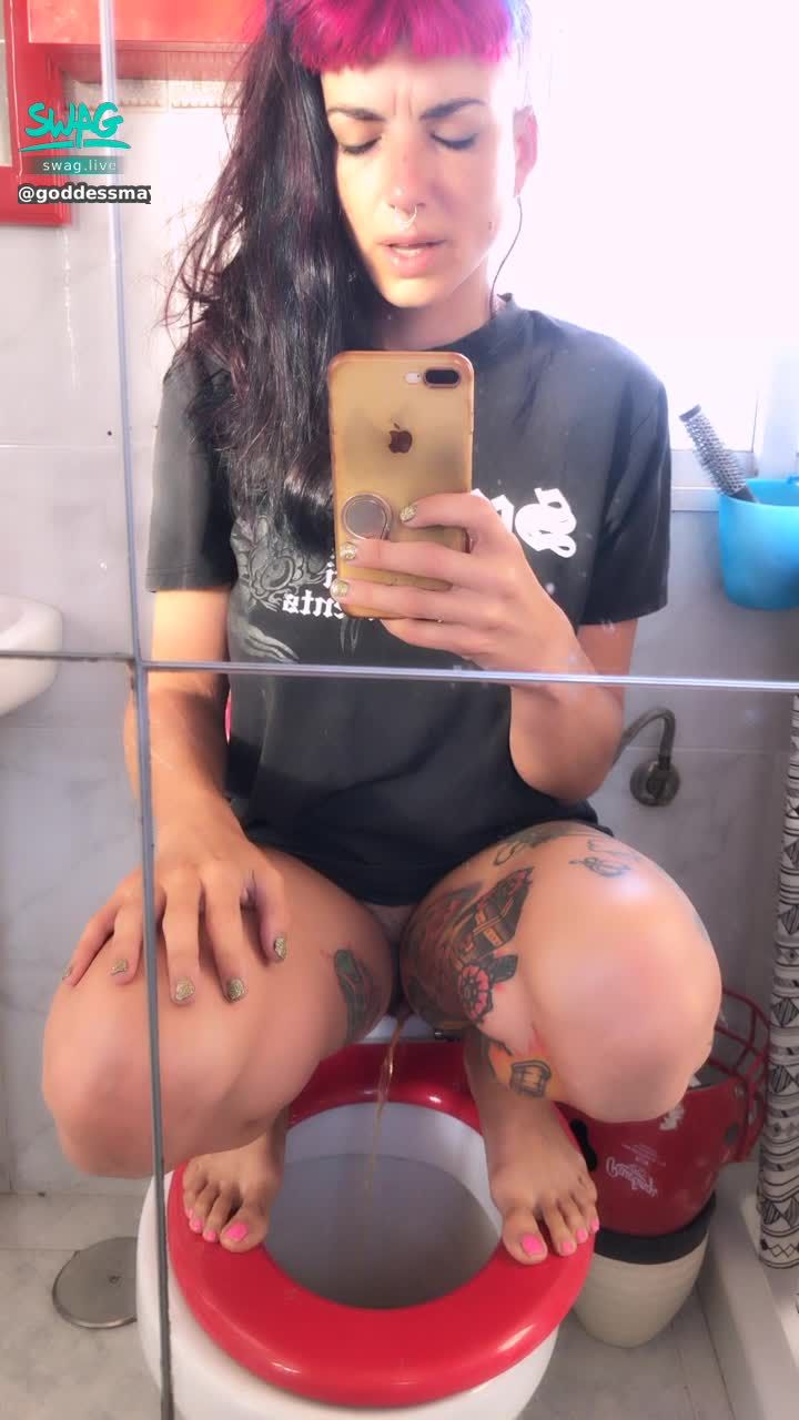 goddessmaya : Morning pee