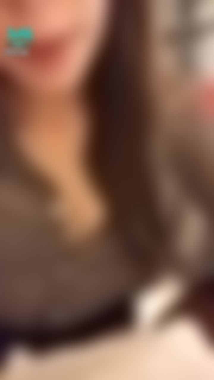  : 👩‍🏫與高中暗戀的老師再重逢💕美香老師決定幫我檢查履歷，她還是一樣認真，連胸部擠到我的手肘都沒發現，只是我...已經是男人了！