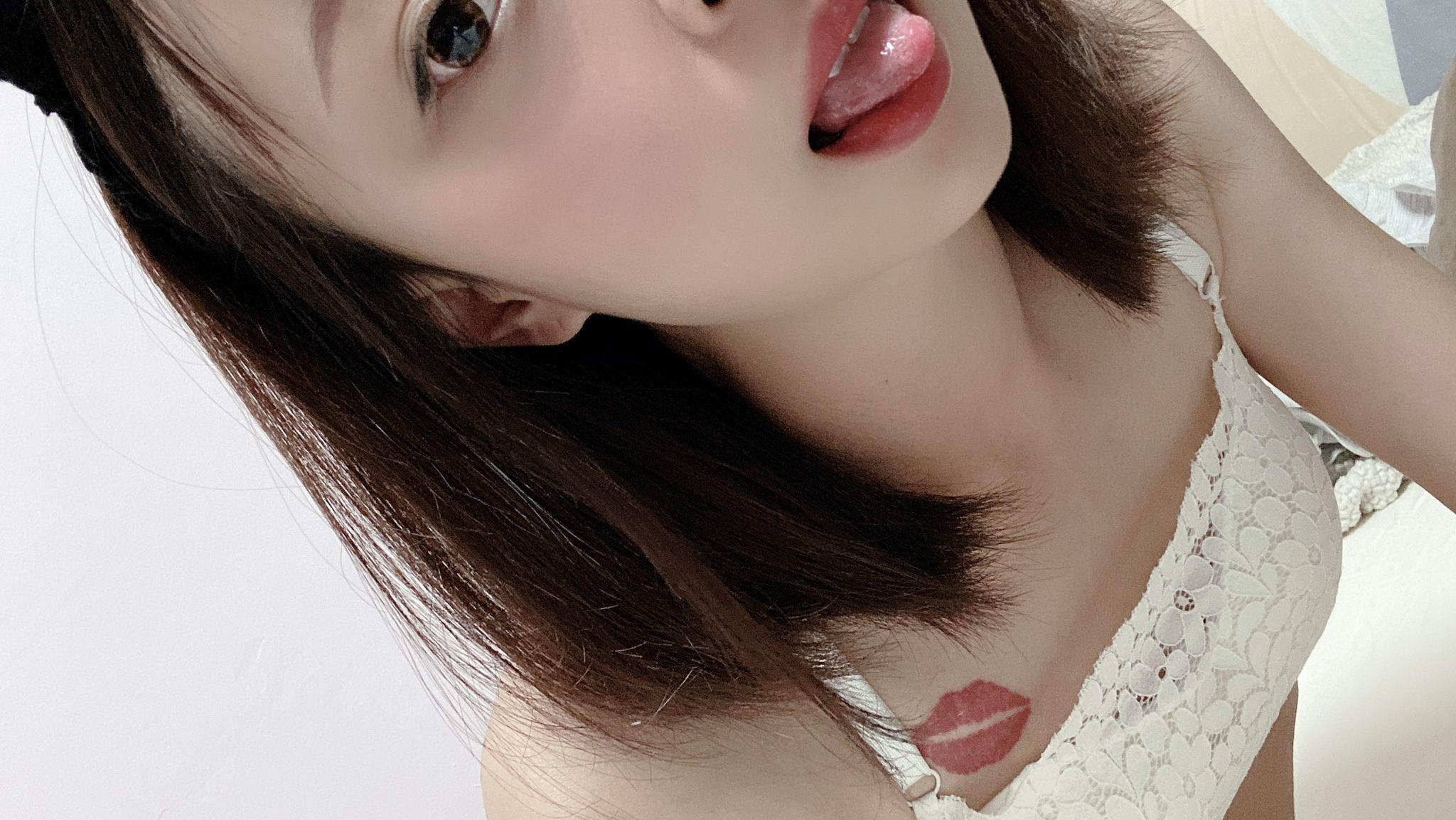  : 🐈熱舞中順便擦指甲油💕DIY～腳指控最愛💋