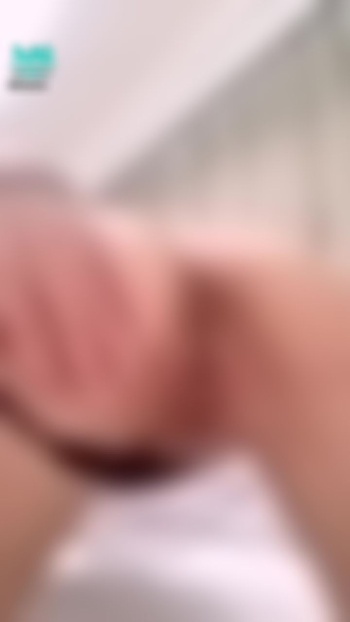 funnyg : 「你看..兇一下就濕得不像話了...」老師說著