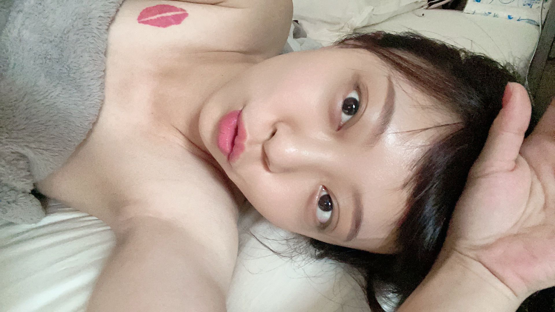  : 🐈乳液塗到忘我⋯想看我怎麼在你身上搖擺嗎😉🌊