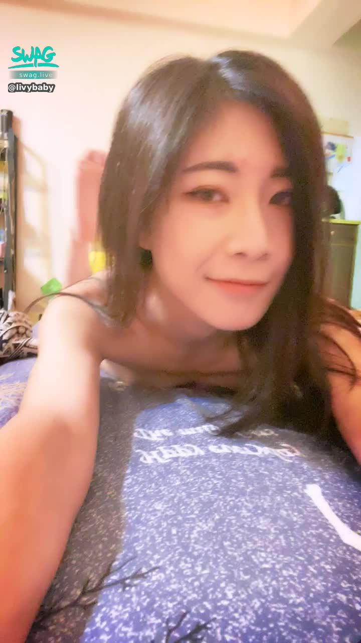 livybaby : 腳底板許願成功另外因為今天太開心附送屁屁🍑