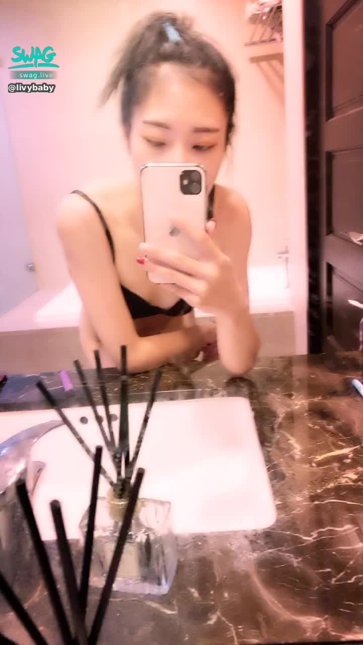 livybaby : 粉絲同樂會⚠️10/16⚠️
私訊皆為我本人回覆🥰愛你各位😘
Be Real.