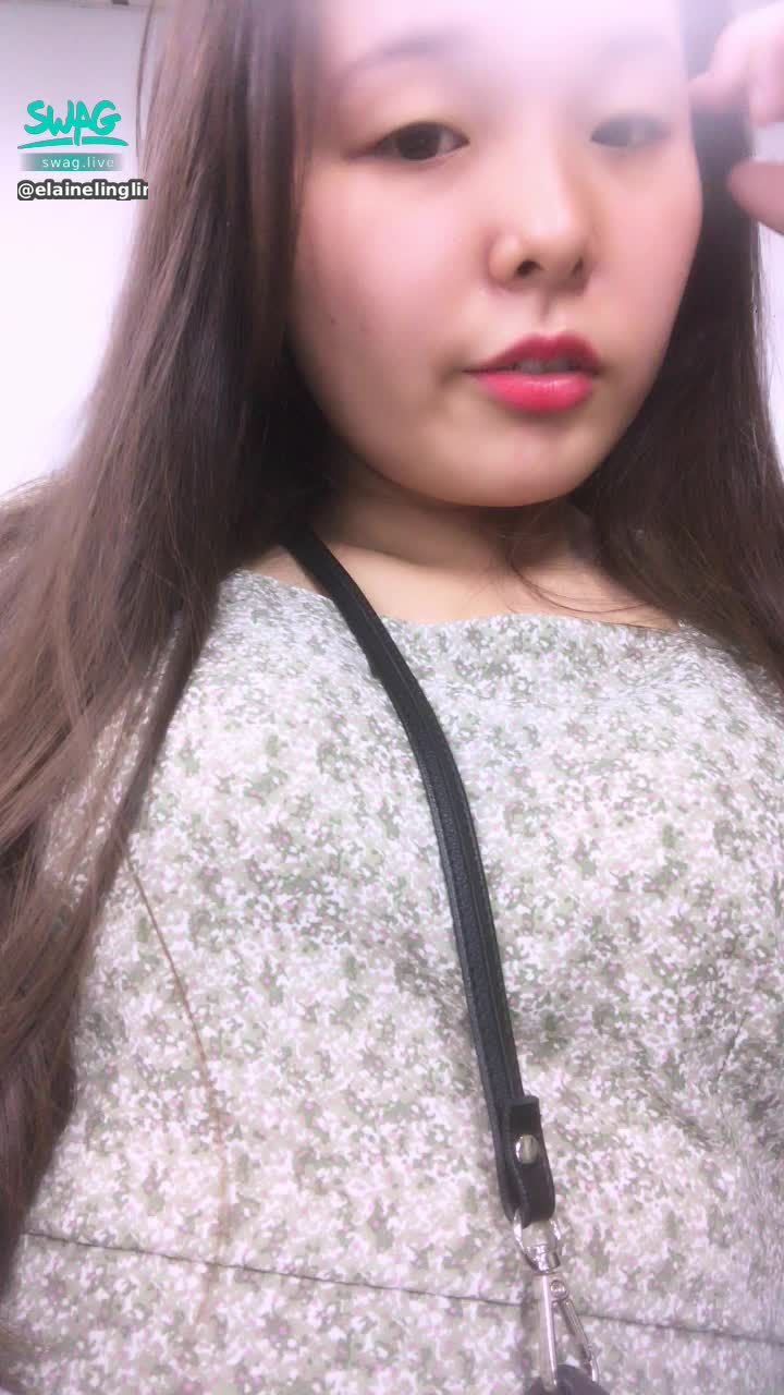  : 今天穿新衣服來上課🤩
