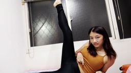 v******a : 在租屋床上做運動🤟喘氣聲會害隔壁房客誤會啦😫