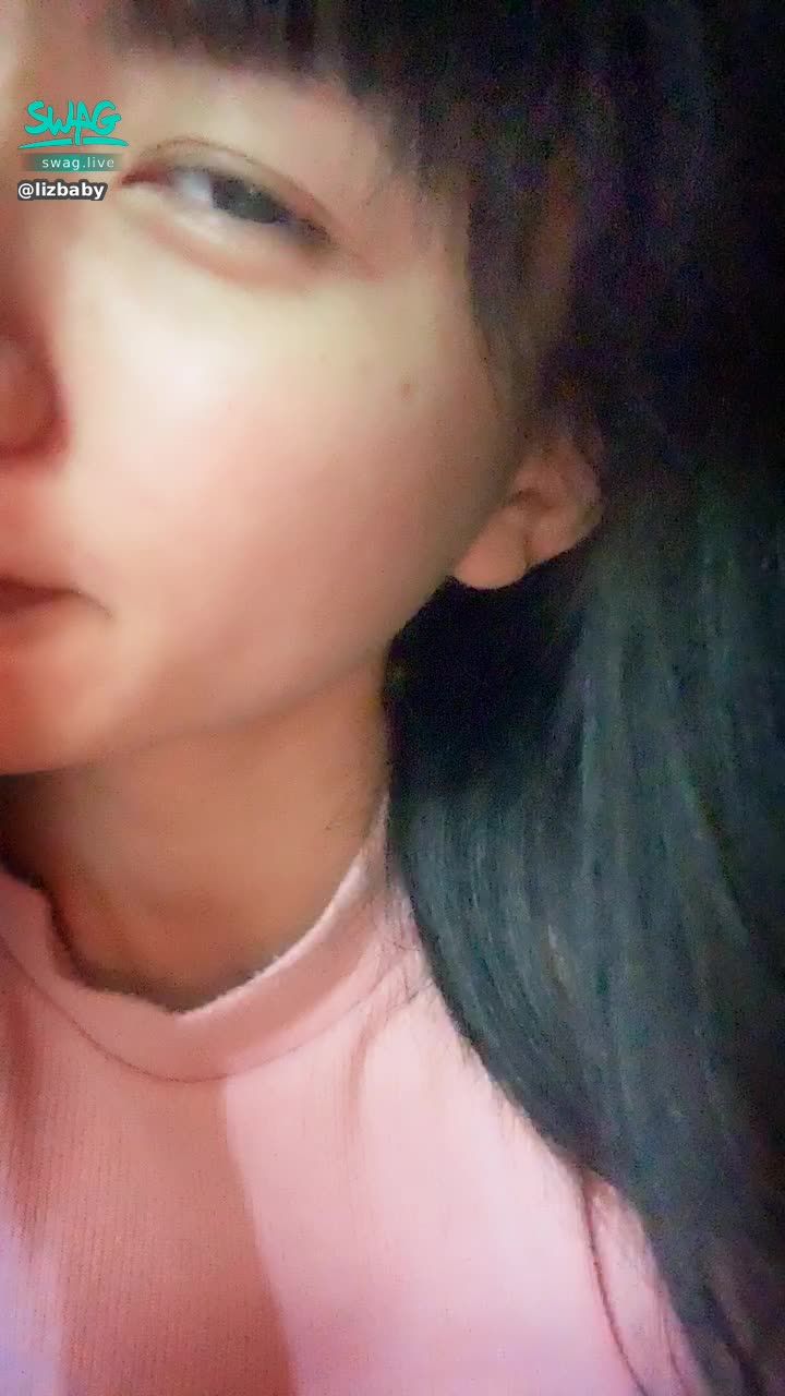 lizbaby : 來，半邊臉給你們看，要全臉的私訊我了解❤️