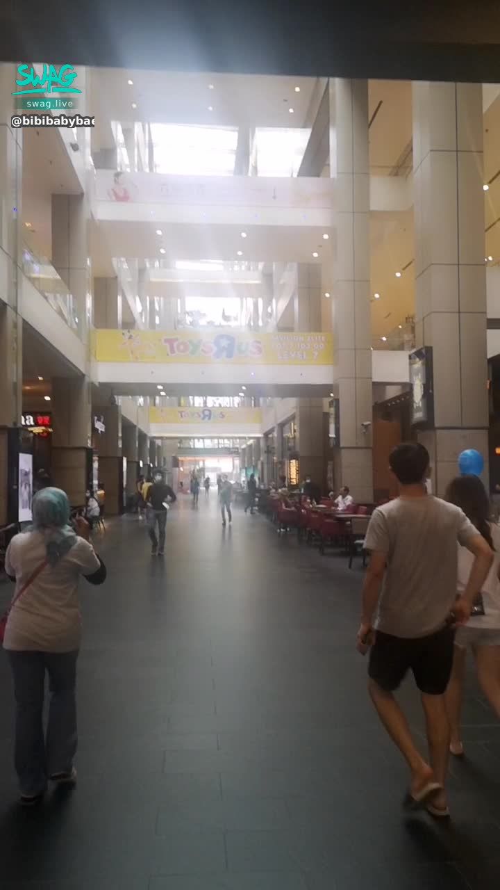  : 