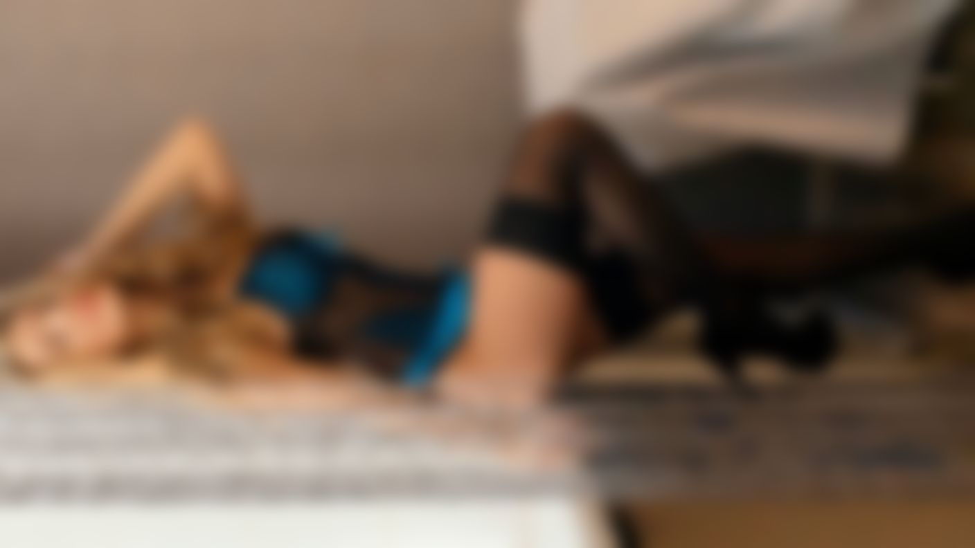 emilyloveu : enjoy my show in stockings and high heels 🔥👠