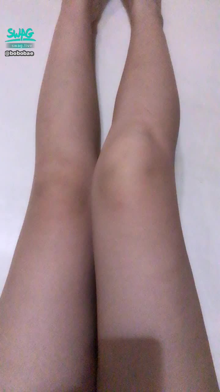  : I'm done taking a shower~~~
It's time to lift your legs~
I just found out why there are so many bruises 🤔
It doesn't seem to have hit it in two days. 😨😨