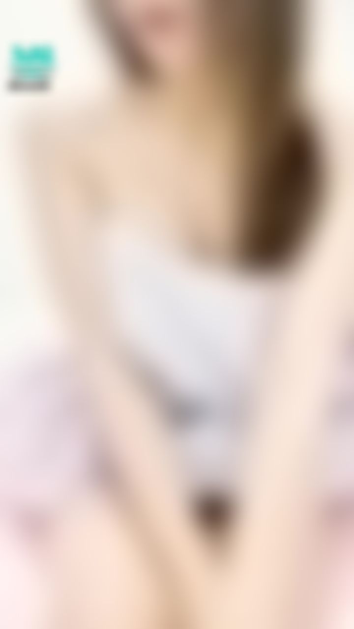 lovesisi : 💬希希的真心話大冒險💬說話就說話幹嘛還誘惑揉奶？😈你知道我喜歡怎麼睡覺？