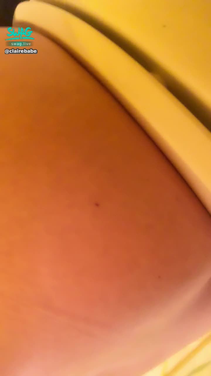 c********e : 上廁所 拍拍ing