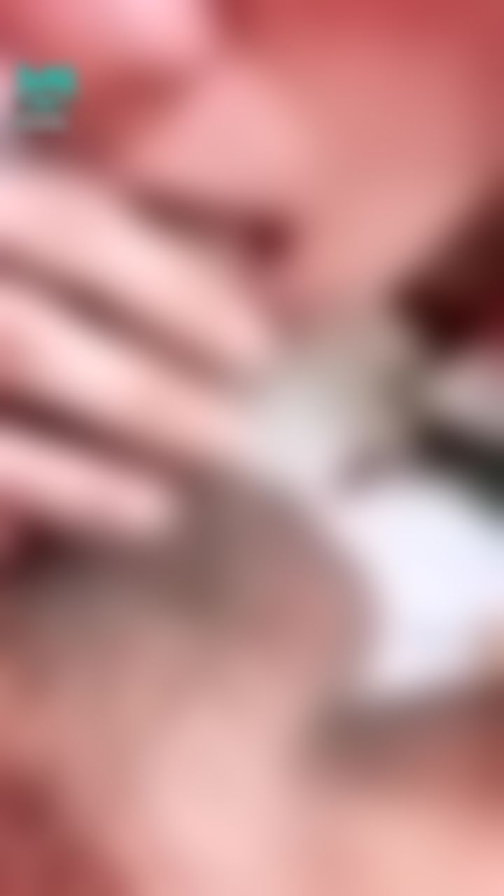 lizbaby : 勾引室友，深喉他還沒硬的肉棒