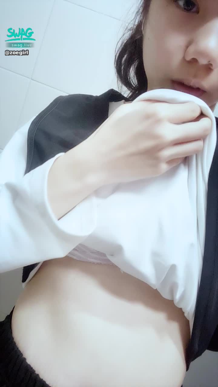  : 哥哥想看嗎💕💕💕又是經紀寶貝說你們會喜歡的內容哦😊😊