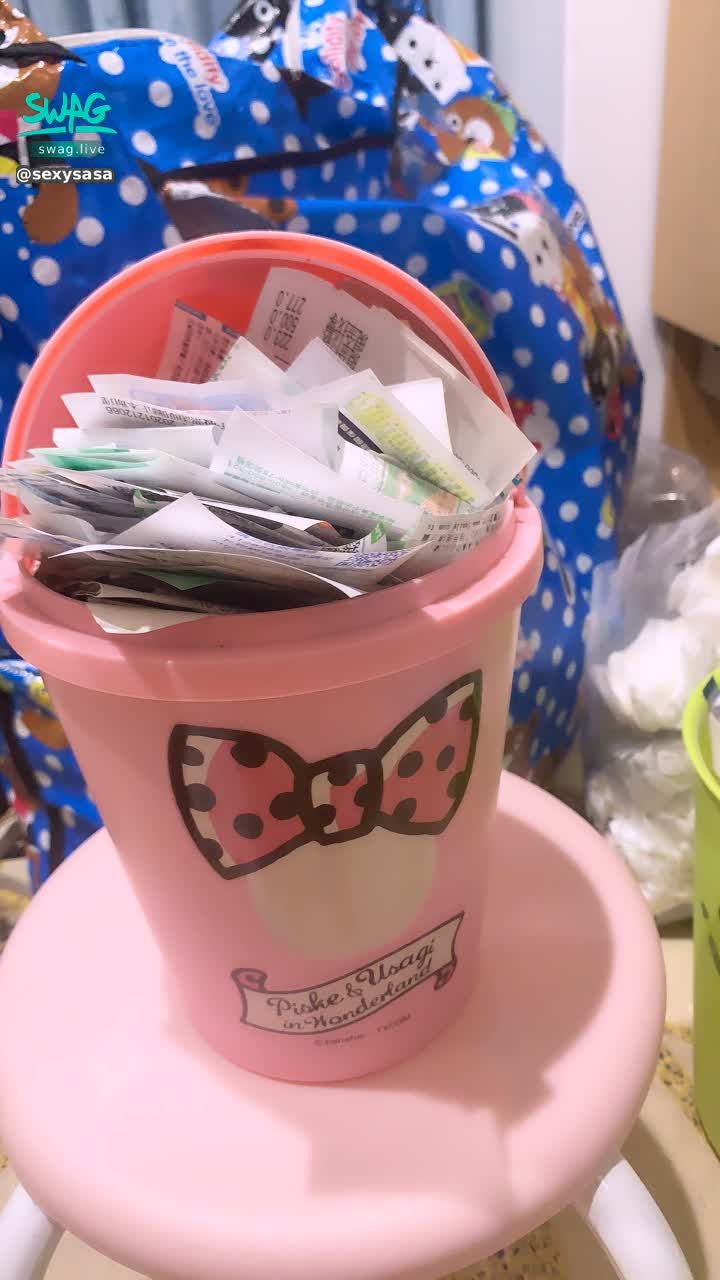  : 一桶不會中獎的發票😂