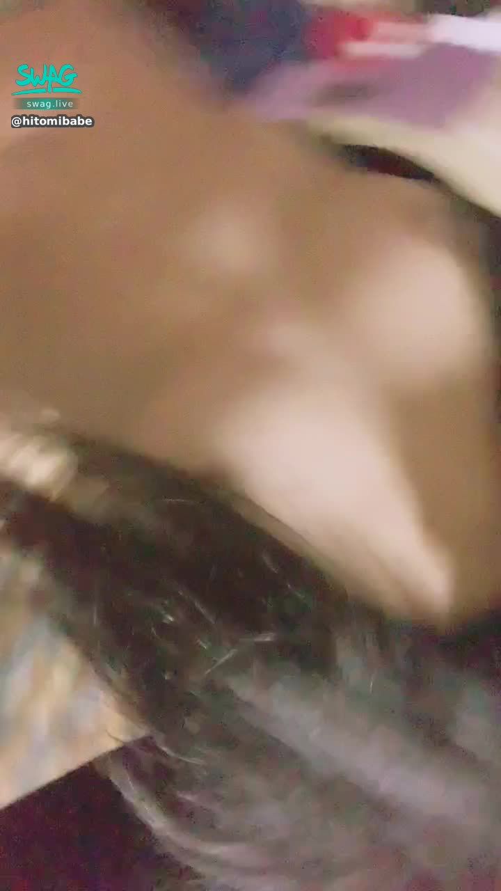 hitomibabe : 冷到穿毛衣露奶