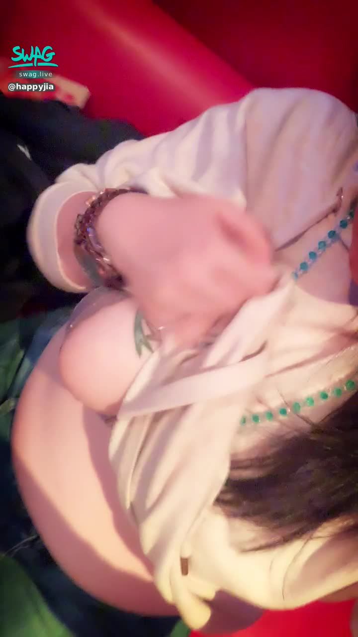  : #好熱好想在包廂打炮炮