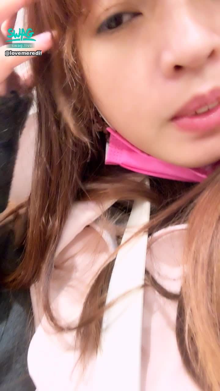 lovemeredith : 🛏
逛宜得利家居，滿溫暖，在家比較冷🥶
🏘

🧝🏻‍♀️美騷vivi的第一隻長片粉粉請享用
，喜歡麻煩幫我按讚👍
https://go.swag.live/P9hksoBFhiXaYkGs8

㊙️包月vip

⚜️約會有2️⃣種

🗽直刷約會⏩別墅🏡*3️⃣

🎟抽籤約會 
1/7 00:00 1/1323:59
與活潑薇薇嗨翻天約會🦋
送1️⃣籤送2部vivi甜美淫蕩片
送3️⃣0️⃣支籤送包月vip騷浪蕩淫片1個月
送6️⃣1️⃣支籤送保底約會1次
5️⃣0️⃣籤抽1粉就能和我甜蜜約會呦

💎
沒有不愛回家的孩子，只有沒溫暖的家庭。
🎀

⭐ 晚上22:00-00:00來直播間壞壞
     送睡衣👙，讓你射好舒服睡😴
      ♥️加開00:00-0800時段♥️
⭐️約會直接談，不囉嗦🤗
⭐️新老粉💦濕訊，送高跟鞋👠、約會籤🎁
     或抬槓6️⃣句送大尺現拍私藏片