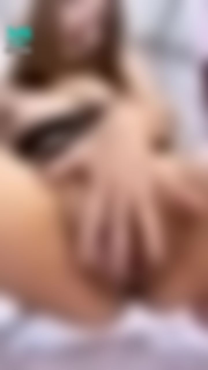 l******a : 近距離的鮑魚特寫🔞饑渴的小穴渴望著你的進入