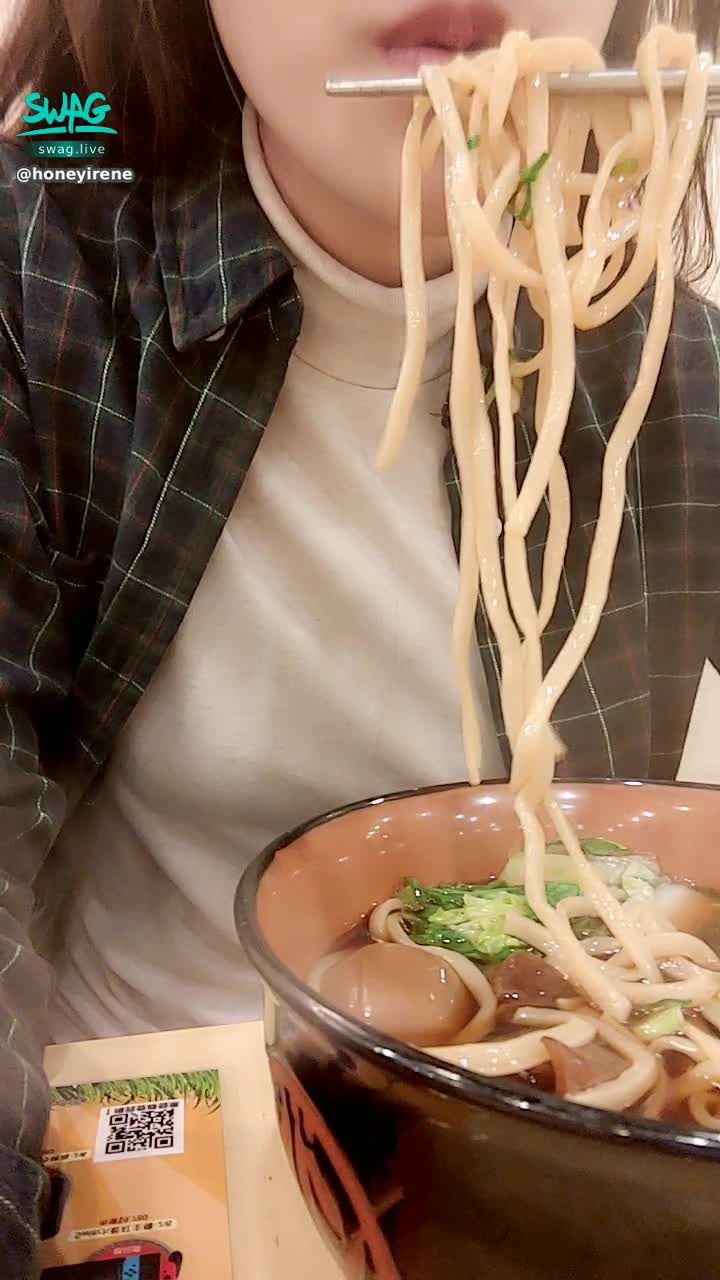  : 第一次放吃東西的影片
樣子會不會很好笑 😂😂😂