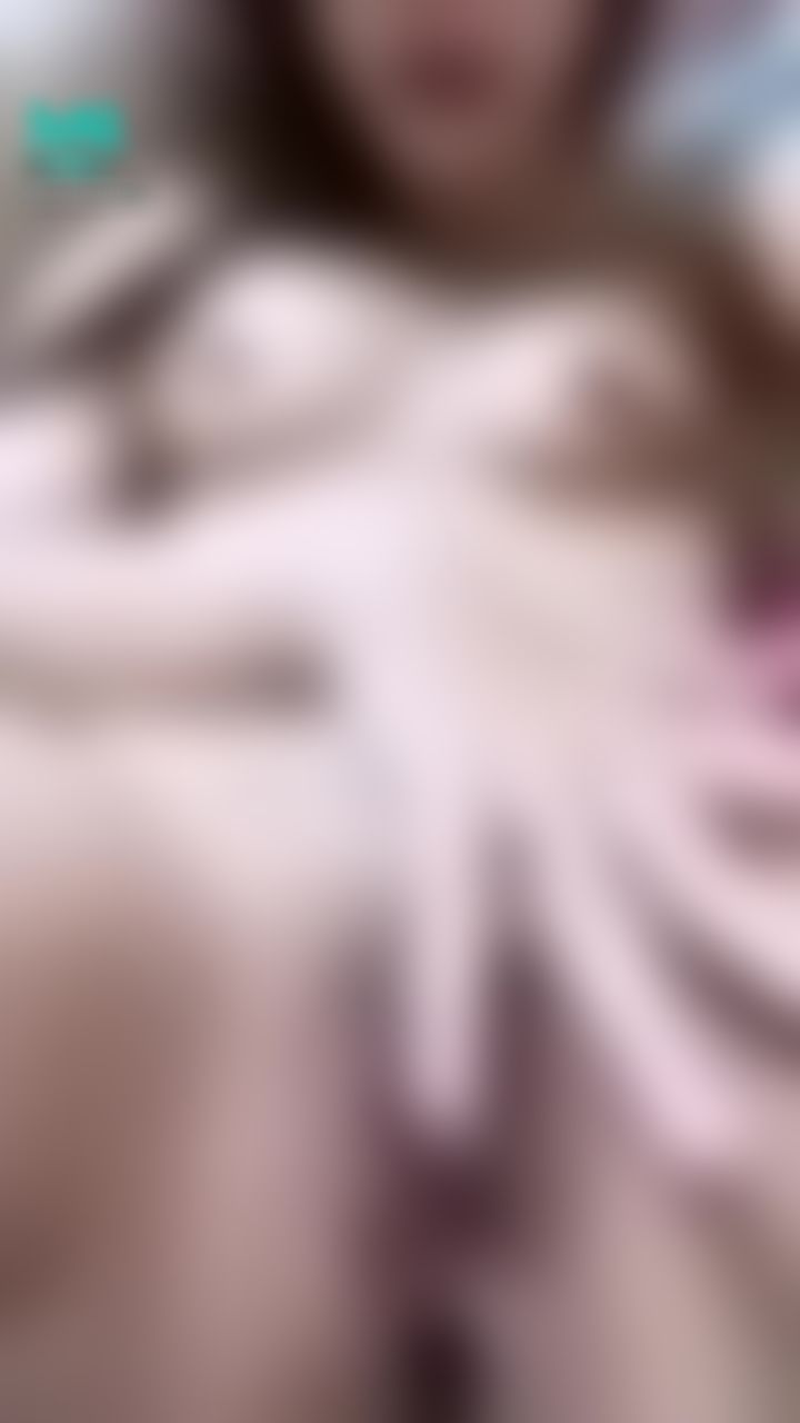  : 檢查一下小穴看有沒有哥哥的精液
