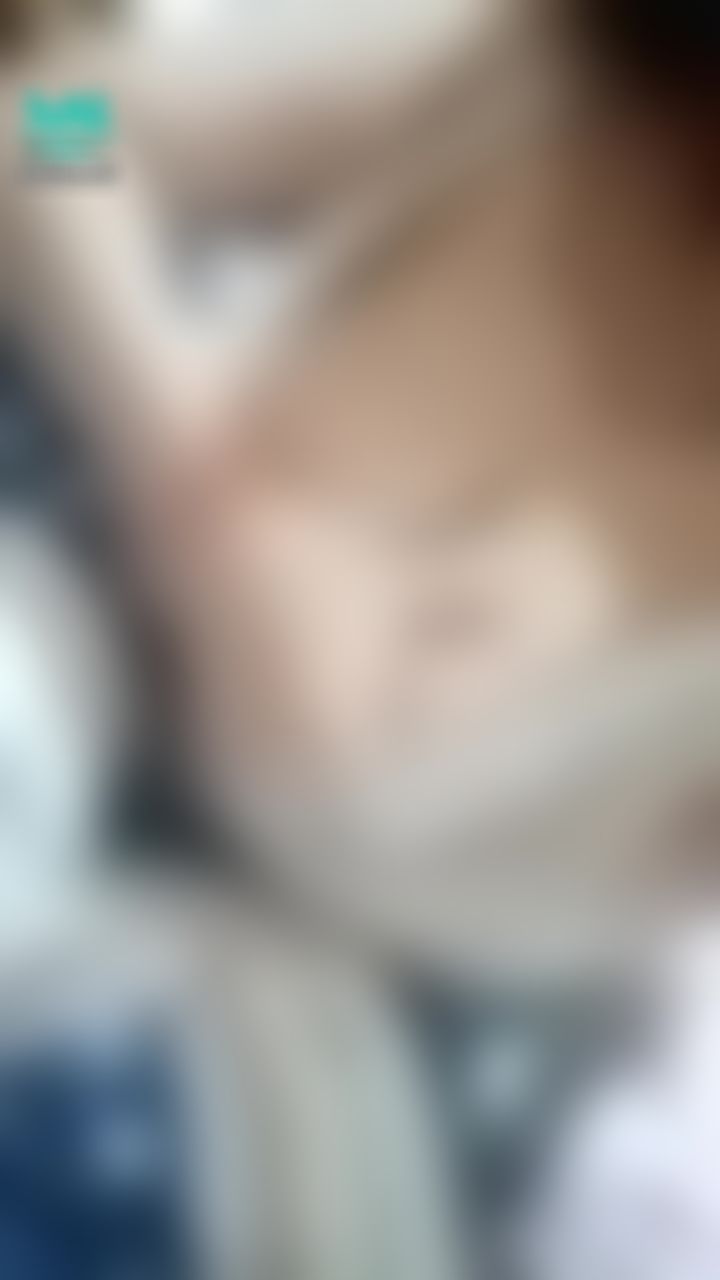 : 💥尷尬💥本來想在房間偷摸摸...
結果鄰近的腳步聲讓我嚇一個...手機丟掉裝沒事🤐
在家都這樣~心驚驚😳想要呼呼😢😣😣