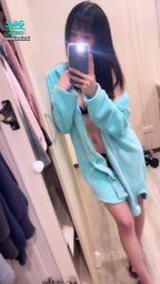 m********i : 穿這樣在家裡走來走去會太過分嗎🙊
雙子座の咩咩就很自戀😳
給自己看自己爽💋