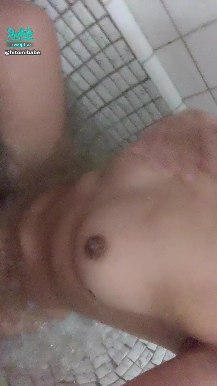 hitomibabe : 露點洗澡