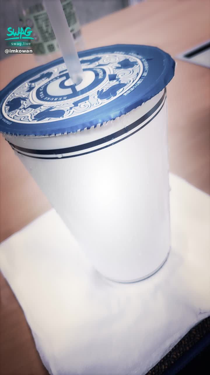 imkowan : 搬家中～真的是累壞了
如果有一個男伴 幫彎彎搬家 我該多幸福呀～
有沒有人想要幫忙我的～😭好累喔

對了 ！忘了說 ～ 今天只要跟灣灣說 「我喜歡妳」三次 就送好看大尺影片多部哦～但記得私訊我的時候 要分開說三次喔像是這樣

我喜歡你

我喜歡你

我喜歡你

趕快私訊我唷