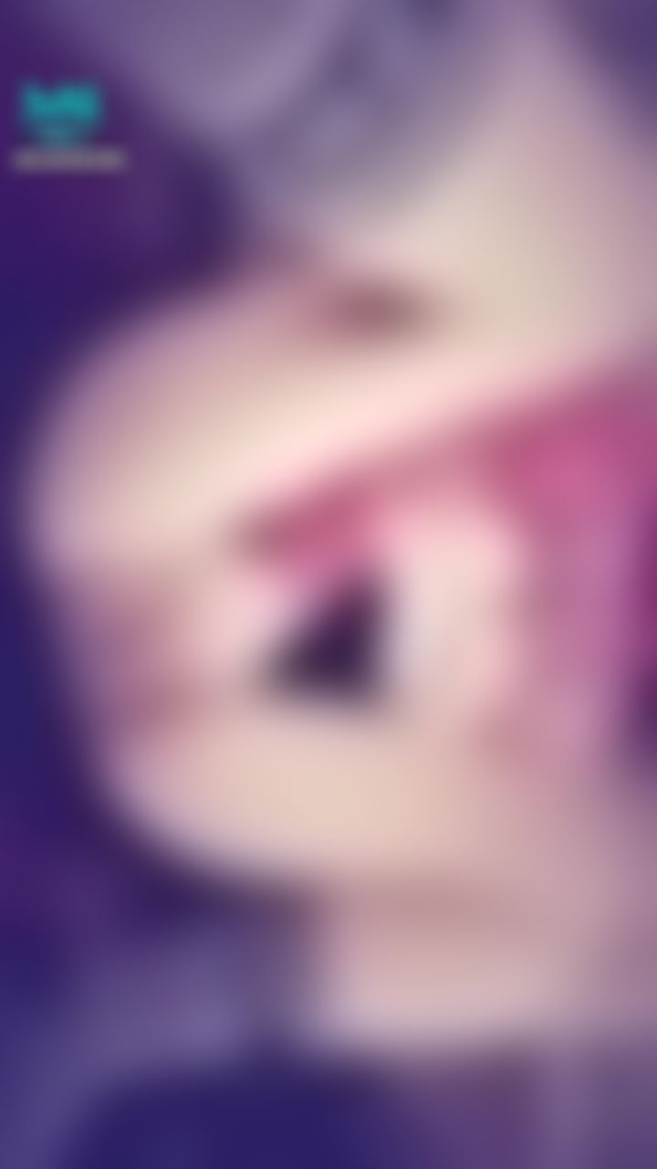 c**********e : 好像有點濕濕的……我翻開看看。