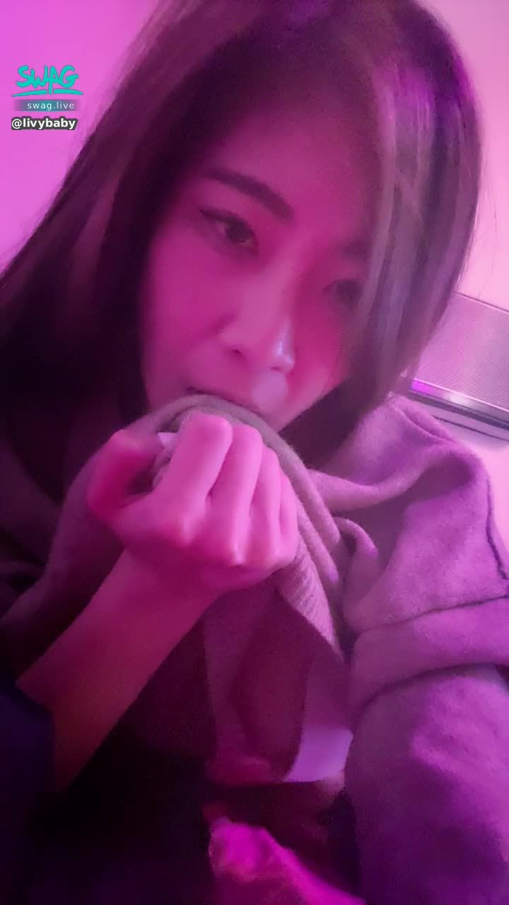 livybaby : 🥺🥺🥺
搜尋🔍google看看「哀求做愛的表情」