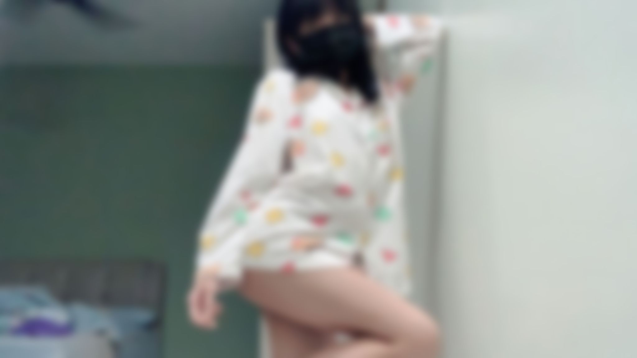 lizbaby : 喜歡我這貧乳的身材嗎?想不想把我幹了呢?
好想要...