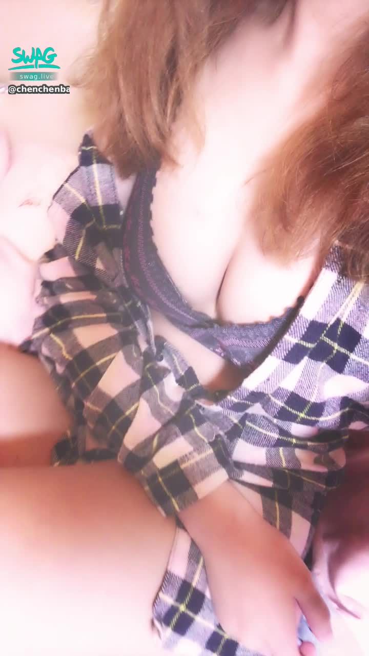 chenchenbao : 🔥奶控、腿控必解🔥超火辣全身視角看透透🔥這個奶 這個腿🈲不解會後悔🈲