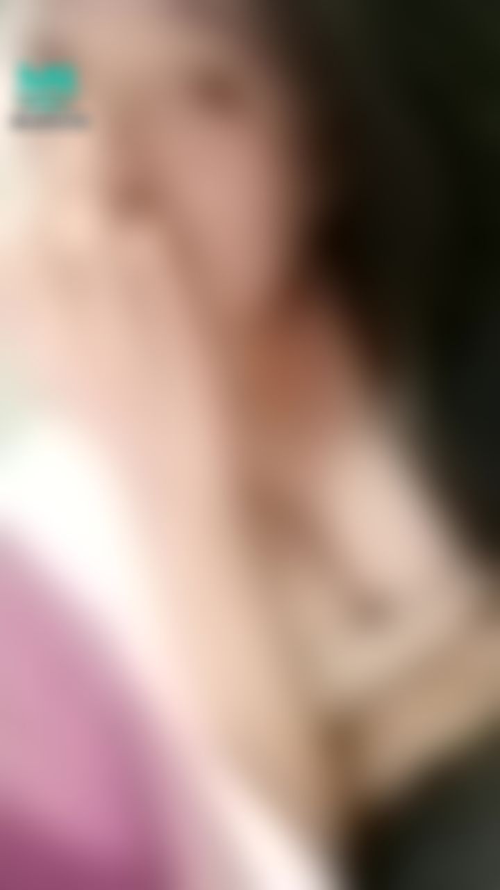  : 恩嘛~~
最近稍稍有時間就來發些限動給我的寶寶們看😂😂😂



PS. 原來肉肉的我也可以有鎖骨哦~~😱😱😱