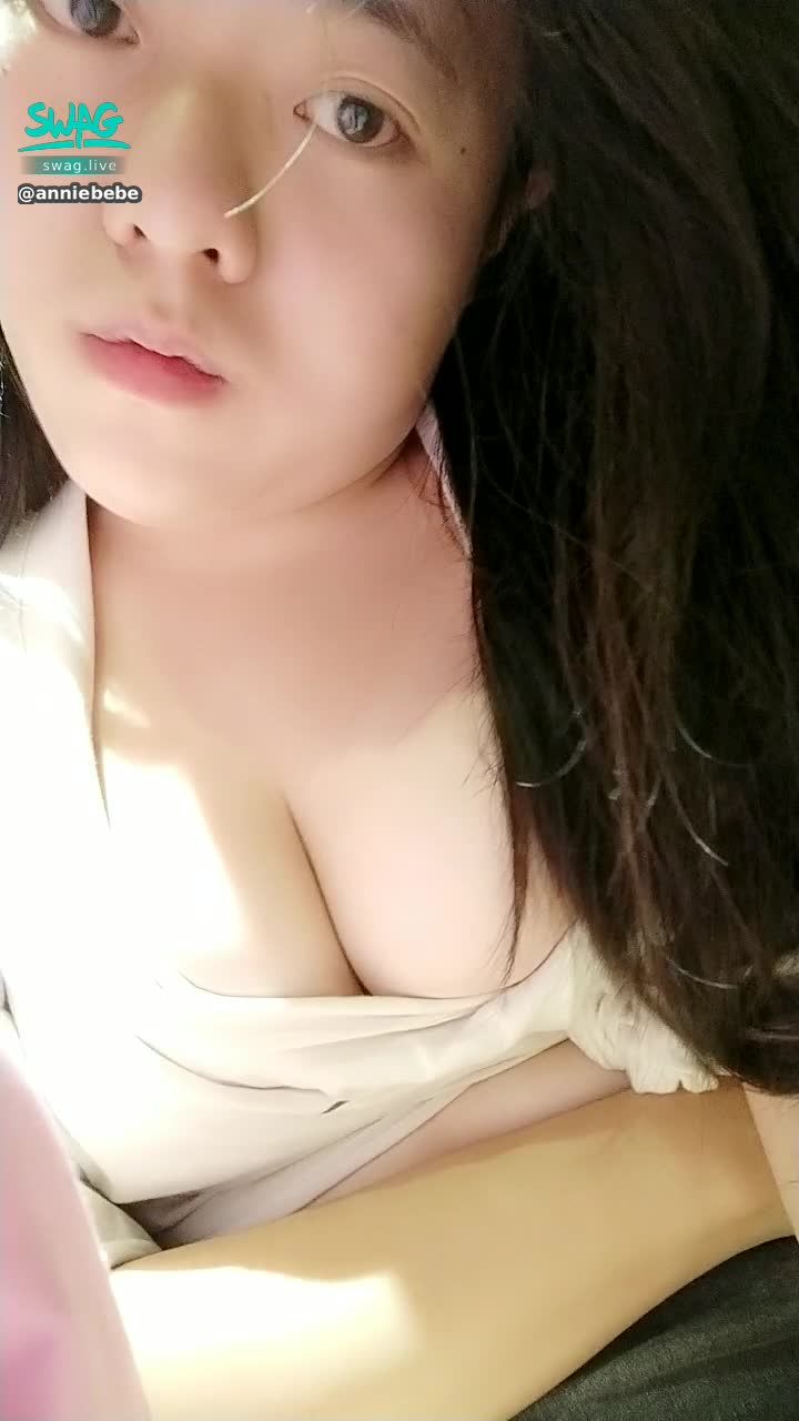 : 睡前來無聊一下😂😂😂





缺少枕邊人的抱抱😭😭😭