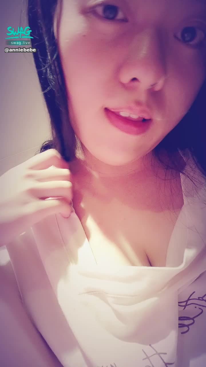  : 又犧牲了一件衣服原有的鬆緊度惹




只為了拍限動給寶寶們（雖然拍的不好


但我也甘愿😂😂