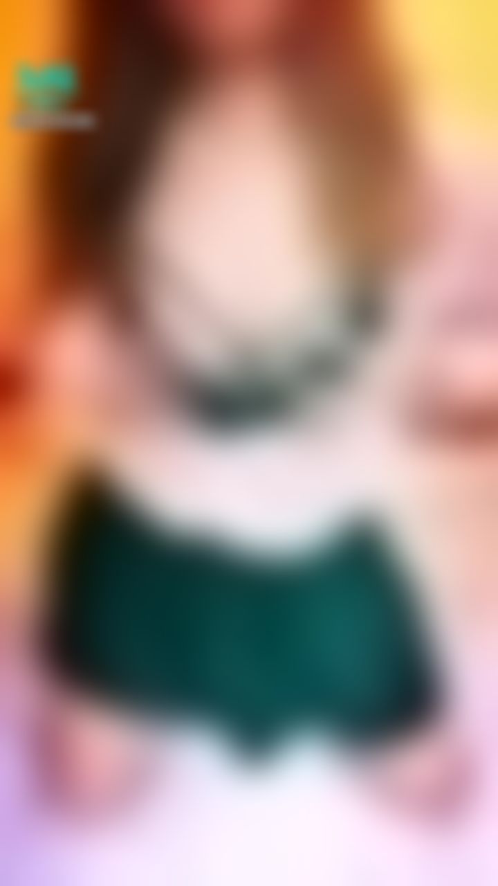  : 一邊抓奶一邊慰慰，想像哥哥一邊插我一邊揉我，想著想著就高潮了..💦💦