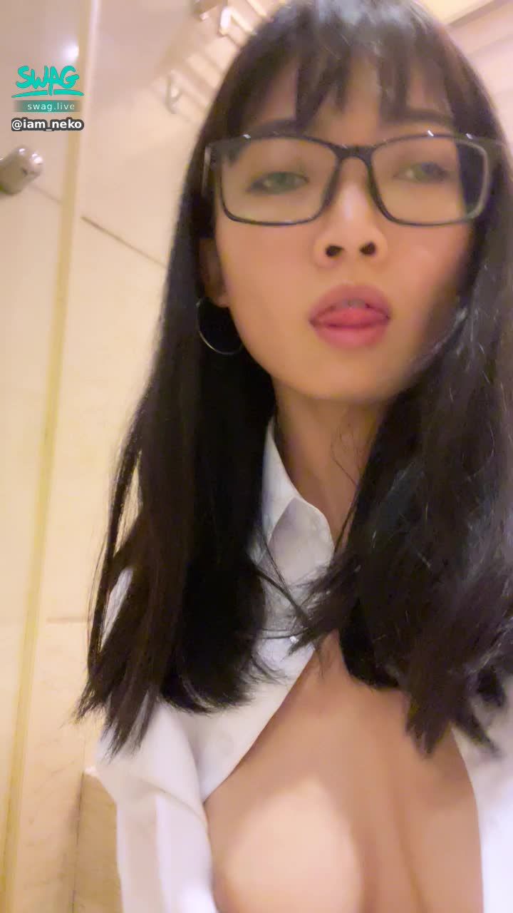 iam_neko : 🥵🥵🥵👠