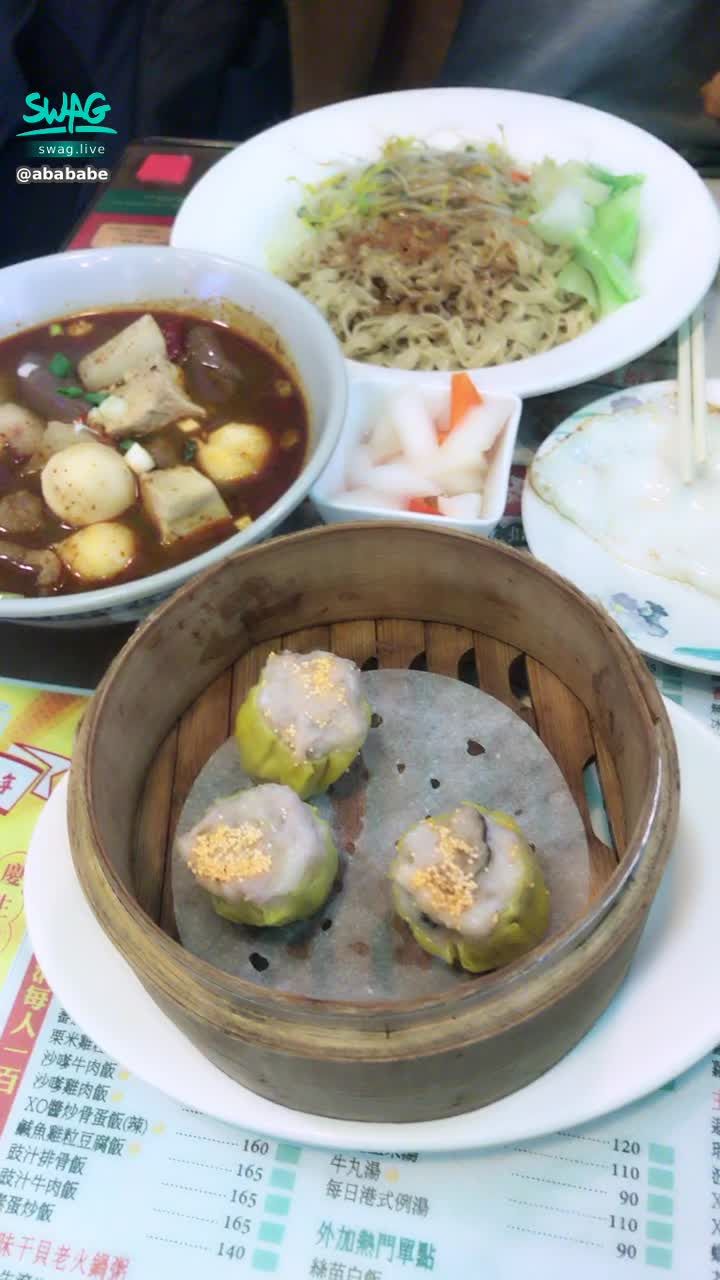  : 大家早安🌞過年的第一天小年夜，早晨就是要吃的飽飽的才有活力繼續走下一個行程🚶‍♀️🚶想知道aba去哪裡嗎？私我偷偷告訴你❤️