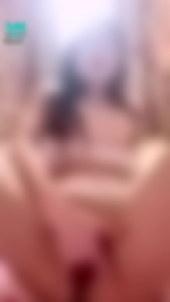 funnyg : 🏠偷偷在媽媽房間裏🙈忘記家人在客廳..差點忘情叫太大聲🙊🙊💕