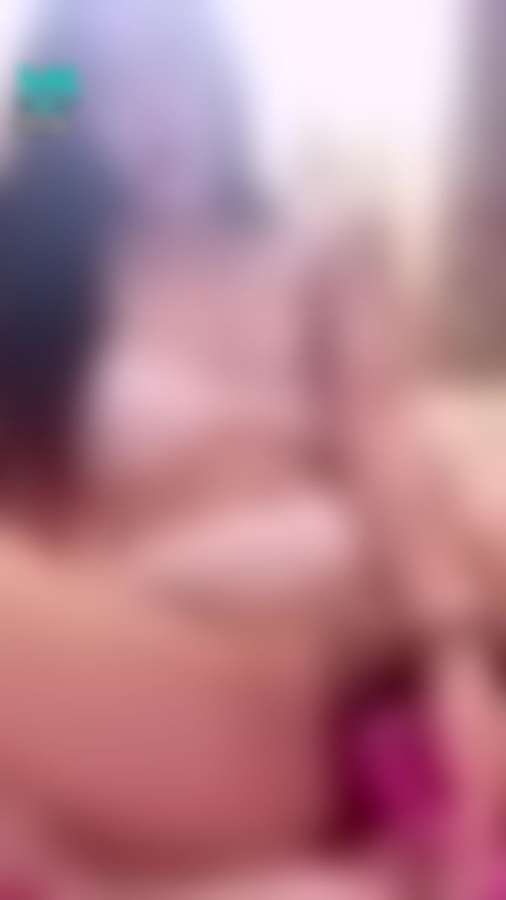 funnyg : 🏠偷偷在媽媽房間裏🙈大龜頭果然跟指插感覺不同...💕💕