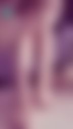 sexyivyivy : 早安安💕💕💕起床上班囉
頭好痛~需要呼呼
今天穿透膚絲襪上班好了😈😈