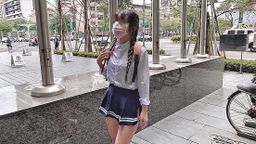nanababe : 下課回家,覺得很睏就在沙發上小睡一下
沒想到繼父一回到家就獸性大發⋯⋯
對熟睡中的nana上下其手😭
嗚嗚😭還要我不能跟媽媽說今天發生的事
但被內射了怎麼辦,我不想為繼父生孩子啊⋯⋯
❤️想約女神,可以直接私訊nana : 我想約你
❤️新粉追蹤➕跳蛋🉐 5部《實戰片》