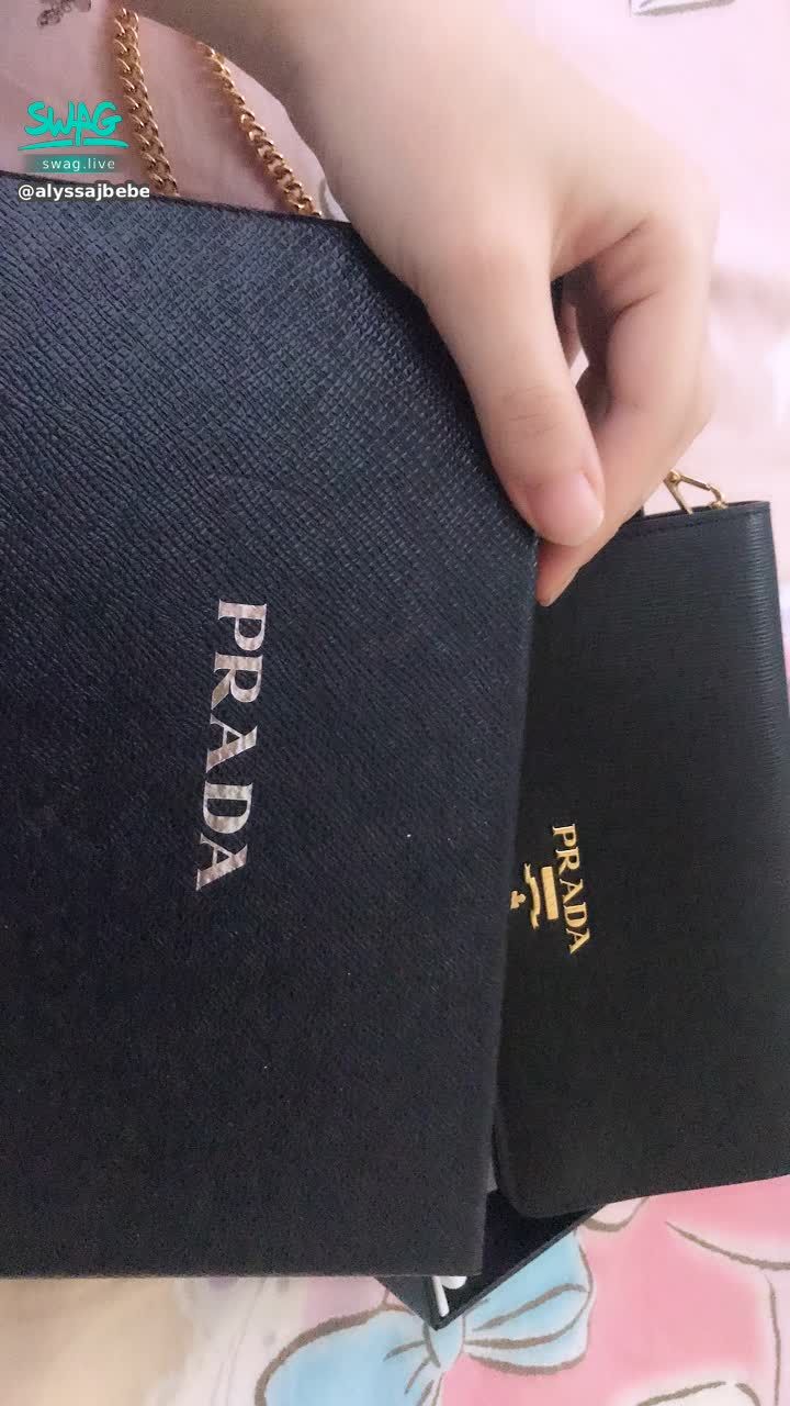 alyssajbebe : 謝謝哥哥昨天的禮物 😍😍😍