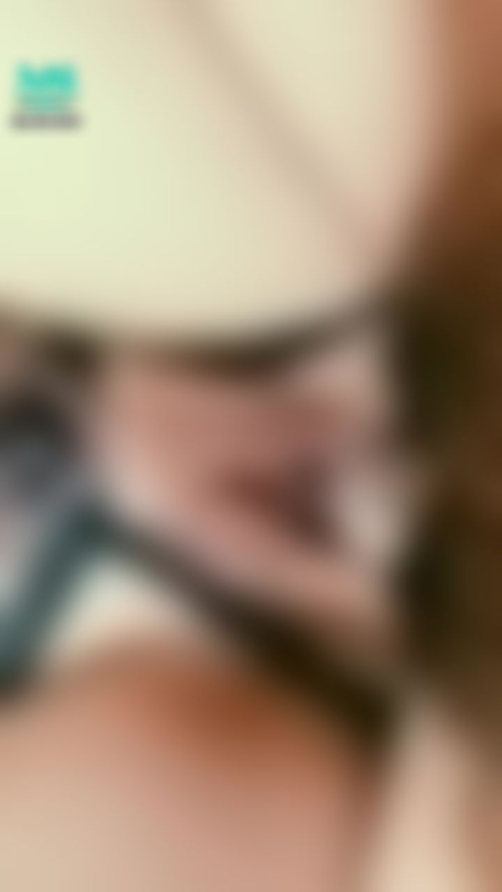  : 小穴被插的樣子被看的一清二楚了🙈🙈