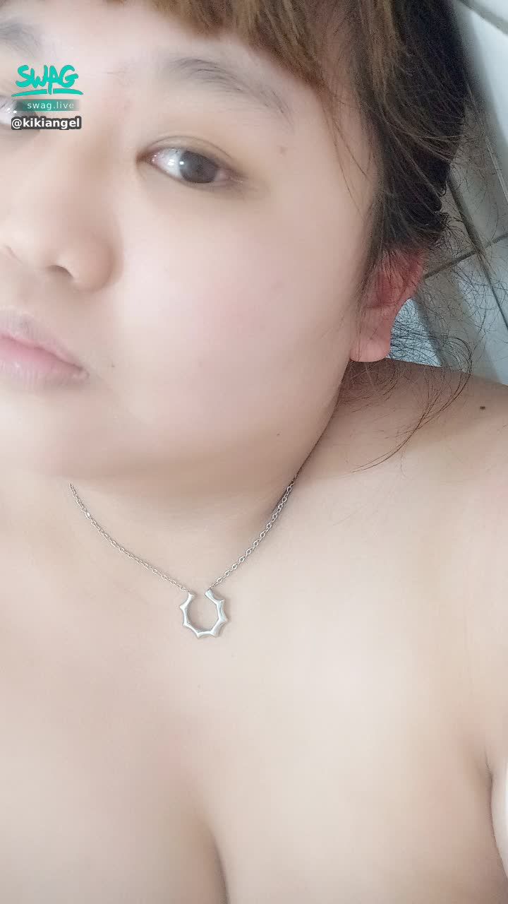 k*******l : 🔥直播通知🔥晚上12.直播等你快樂的~聊聊😍😍

✨通關密語活動✨
新粉私訊“我是新粉”拿一部福利片片呀！
舊粉送一支口紅有兩部片片的呦~！

😃每項福利每人限領一次😃
😃活動到3月底的呀！😃

🥰還有情人節活動~敬請鎖定♥️♥️