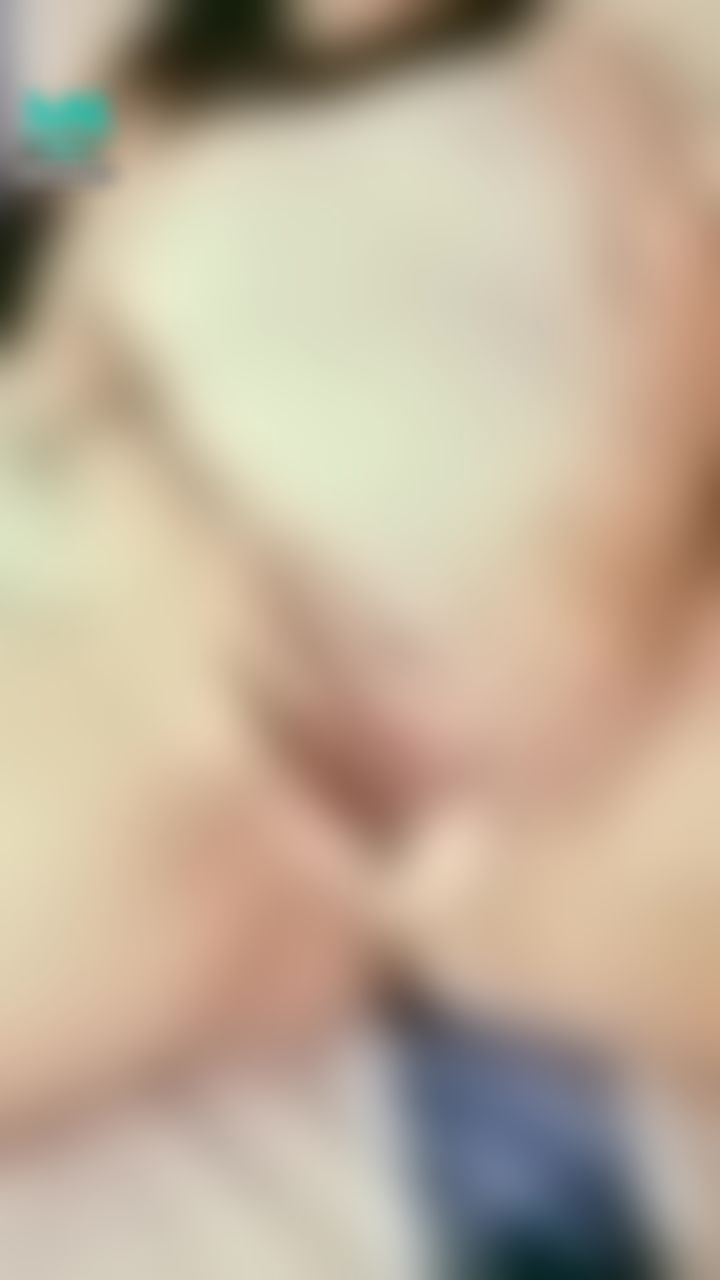  : 撥開小穴就已經濕透了