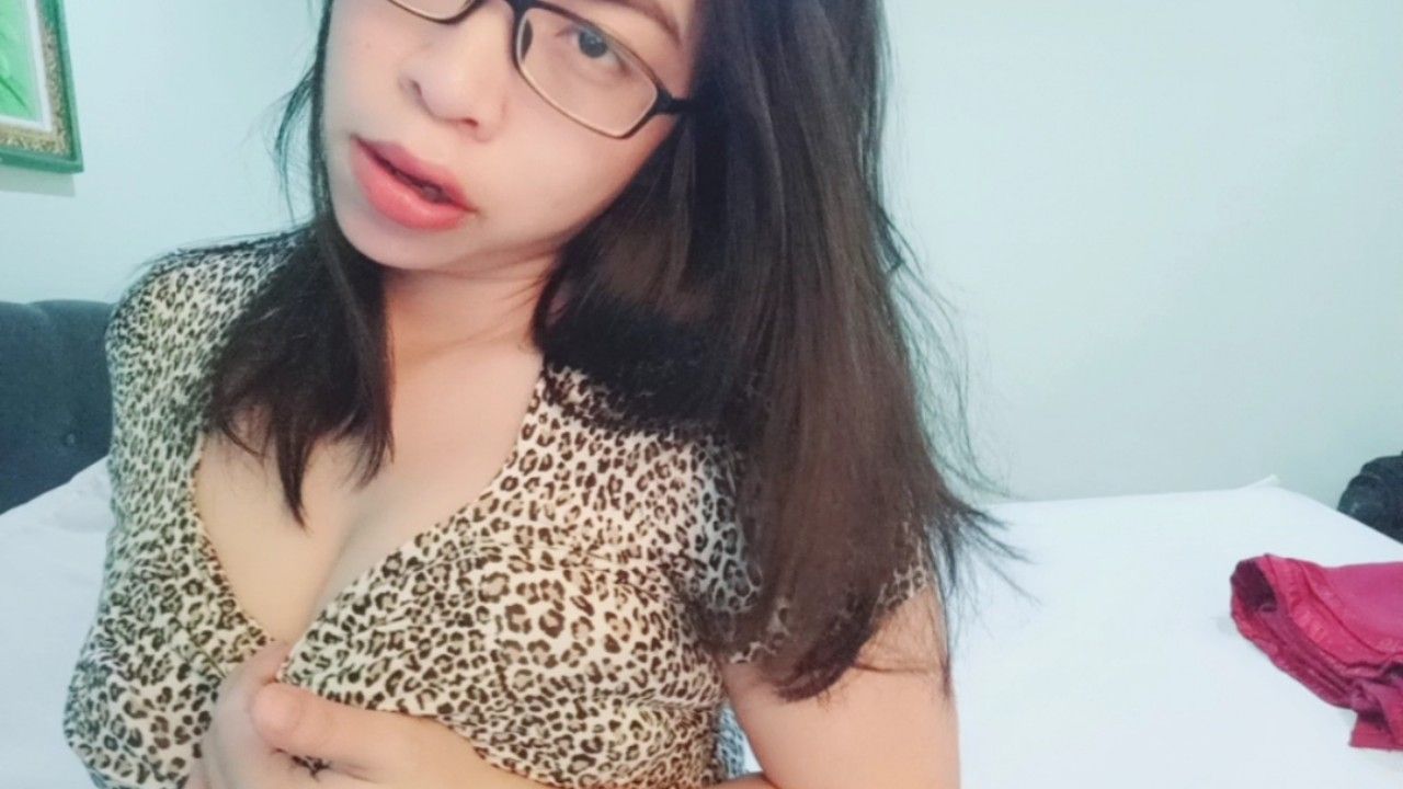 mickymochi : i makeup n feel sexy try to tease u more so we can play togehther babe. please watch my vdeo babe.i wait u 🥰😘