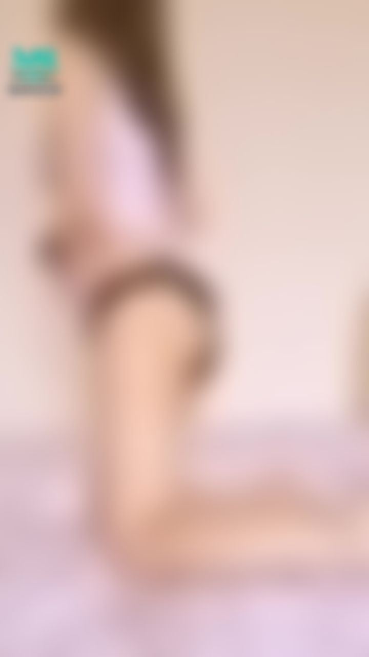  : 👩‍🎓全身入鏡❤️腿開開🔥自己掰開露出高清小穴🌟