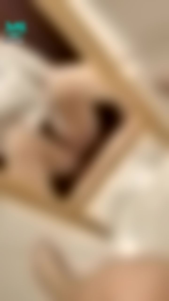 : 🈵秒❣️學生妹❣️月經剛走...便馬上腿開開...自己摸了起來😈😈😈