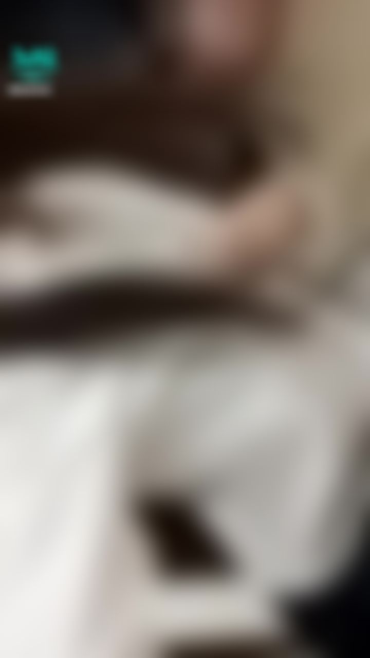 : 🈵秒❣️學生妹❣️自己解開襯衫扣子掏出奶奶...誘惑學長你...🥺🥺🥺